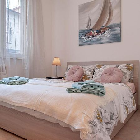 L'Angolo Di Grace Apartment Livorno Exterior foto